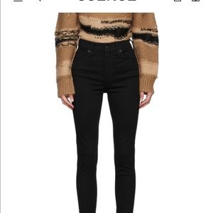 Black high rise Levi skinny jeans